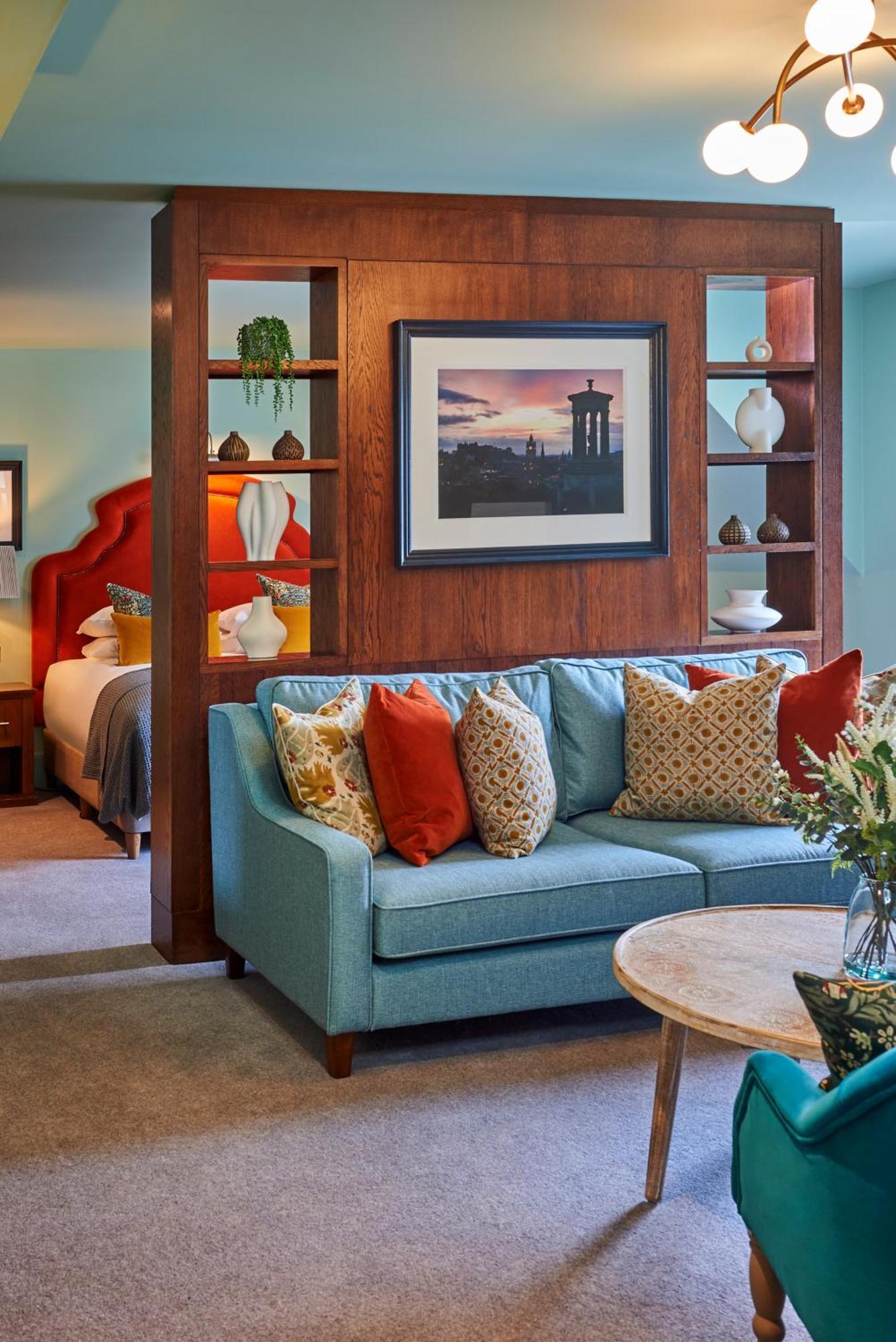 Signature Suite,1604082799:JPEG