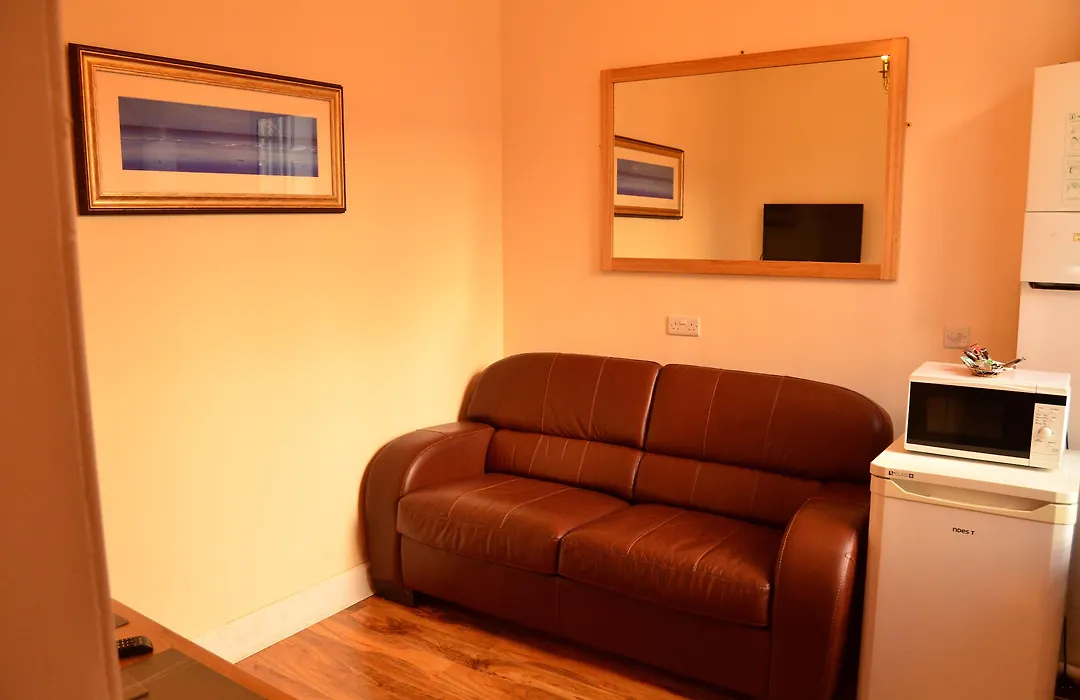 Edinburgh City Suites-1