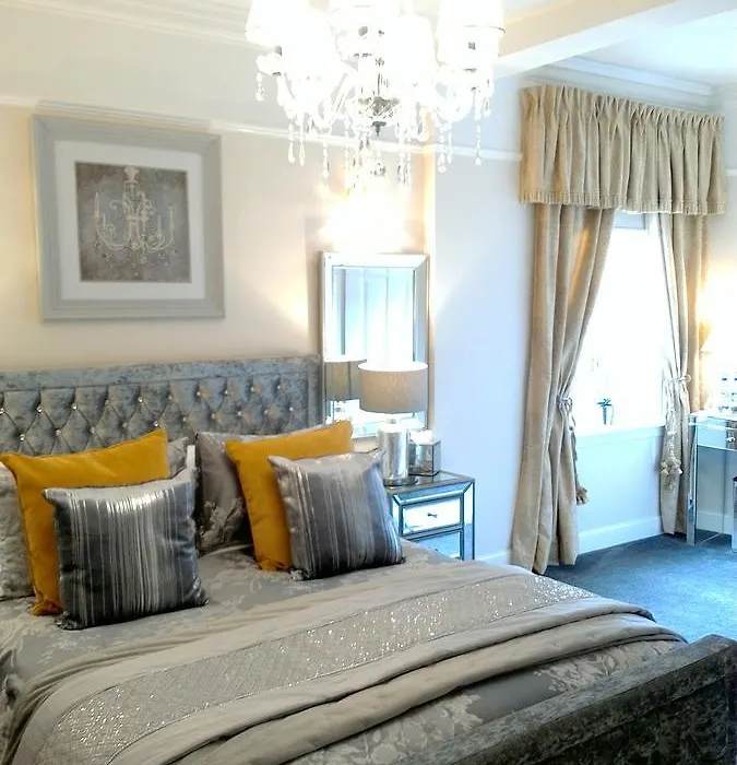 Aaran Lodge Guest House-1