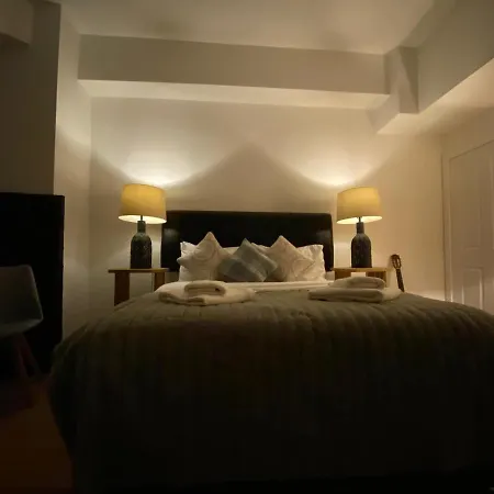 Queen Street Boutique Suites-3