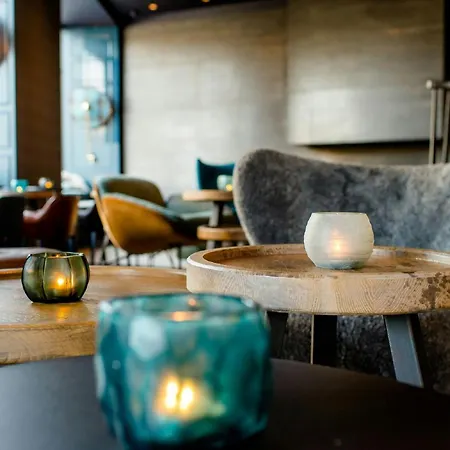 Motel One Edinburgh-Royal-2