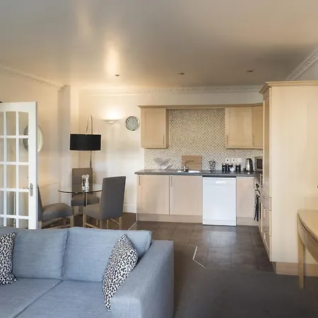 Fountain Court Apartments - Royal Garden-3