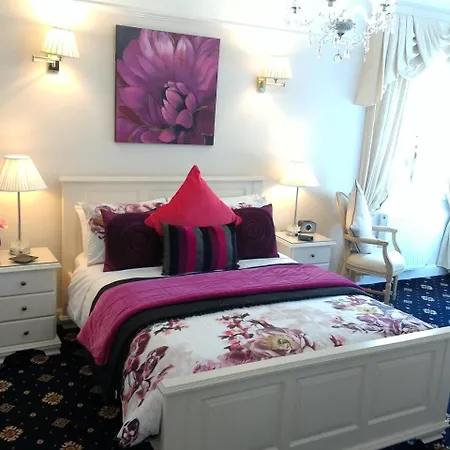 Aaran Lodge Guest House-2